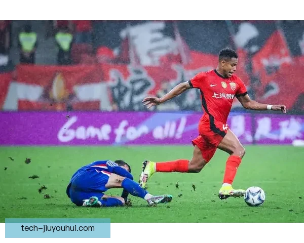 中超最新转会：上海海港正式签约意大利前锋强化锋线